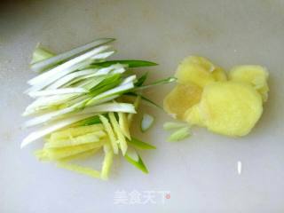 清蒸鲳鱼的做法步骤：1