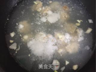 冬瓜鸡肉丸汤的做法步骤：2