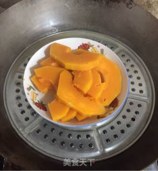 南瓜糯米芝麻团的做法步骤：1