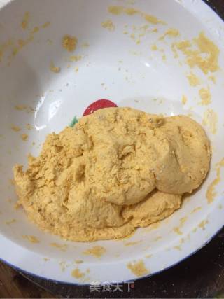南瓜糯米芝麻团的做法步骤：3