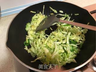 牛柳炒乌冬的做法步骤：5