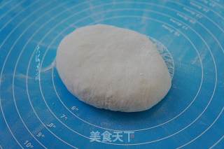 葱香油渣饼的做法步骤：1