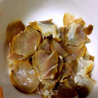 湖南腊肉炒冬笋的做法步骤：3