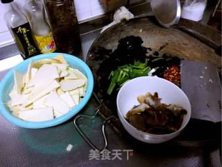 湖南腊肉炒冬笋的做法步骤：4
