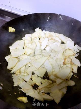 湖南腊肉炒冬笋的做法步骤：5