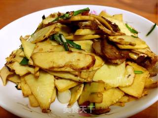 湖南腊肉炒冬笋的做法步骤：6