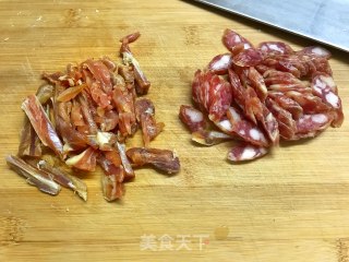 砂锅腊肠煲仔饭的做法步骤：1