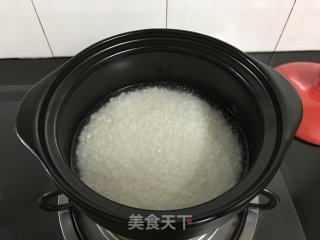 砂锅腊肠煲仔饭的做法步骤：4