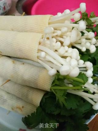 #妈妈的味道#――干豆腐香菜金针菇卷的做法步骤：9