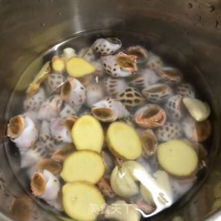冰镇芥辣花螺的做法步骤：2