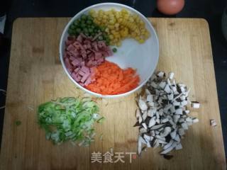五彩米饭的做法步骤：2