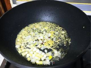 青蒜煎炒蛋豆腐的做法步骤：11