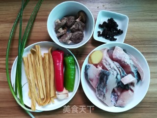 豉香腐竹鱼煲的做法步骤：1