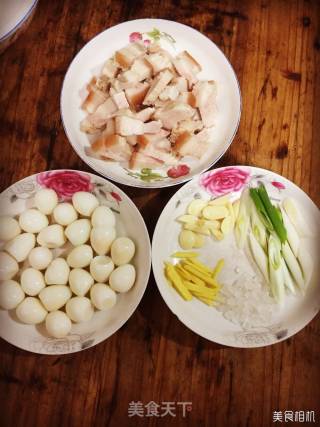 鹌鹑蛋红烧肉的做法步骤：2