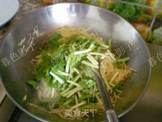 韭菜炒土豆丝的做法步骤：8
