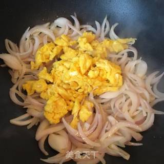 鸡蛋炒洋葱的做法步骤：11