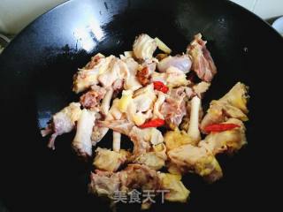 土豆烧鸡的做法步骤：2