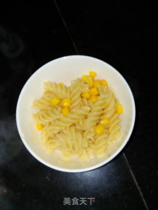“ 花样美食 ”紫甘蓝火腿意面的做法步骤：1