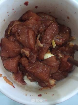 麻辣粉蒸肉的做法步骤：3