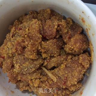 麻辣粉蒸肉的做法步骤：5