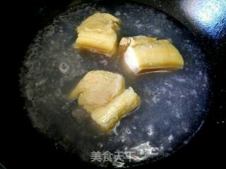 五花肉炖粉条的做法步骤：1