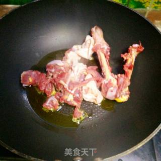 鸡腿炖香菇的做法步骤：4