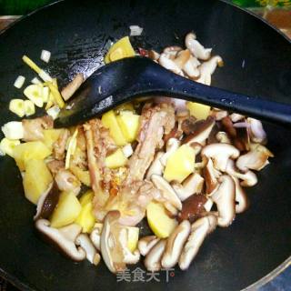 鸡腿炖香菇的做法步骤：6