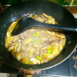 鸡腿炖香菇的做法步骤：8