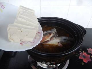 酸菜豆腐炖鱼头的做法步骤：4