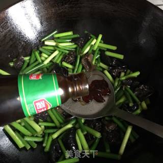 蒜苔木耳炒肉丝的做法步骤：12