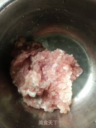 鸡蛋肉饼汤的做法步骤：1