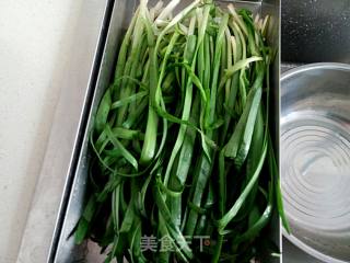 韭菜虾仁炒蛋的做法步骤：1