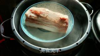 重庆乡宴江湖菜——重庆咸烧白(梅菜扣肉)的做法步骤：2