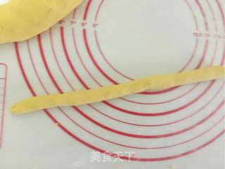 中式热狗－南瓜香肠花卷的做法步骤：2
