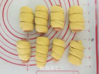 中式热狗－南瓜香肠花卷的做法步骤：4