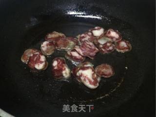 腊肠洋葱的做法步骤：3