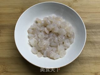 草菇虾仁的做法步骤：2