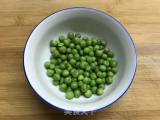 草菇虾仁的做法步骤：3