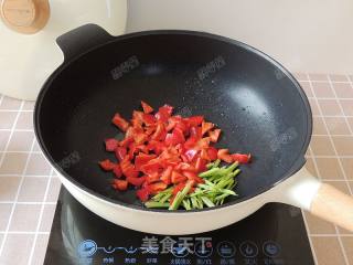 芹菜炒香肠的做法步骤：7