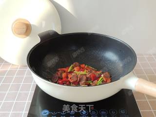 芹菜炒香肠的做法步骤：10