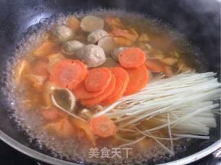 西红柿鸡蛋面的做法步骤：5