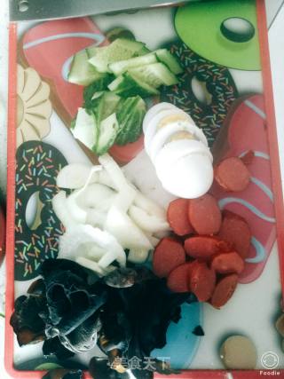 鸡蛋美食~小炒五色的做法步骤：1