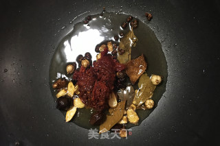 红烧牛肉火锅底料版的做法步骤：2