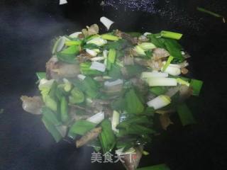 腊肉炒大蒜的做法步骤：8