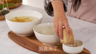 花胶瑶柱海鲜粥的做法步骤：1