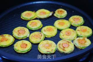 #鸡蛋美食#香煎西葫芦片的做法步骤：9