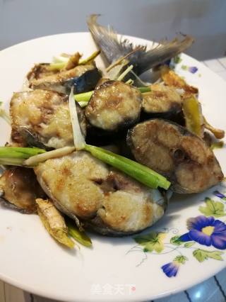 香煎马胶鱼的做法步骤：4