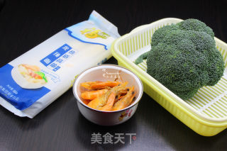 劲道鲜美海鲜面的做法步骤：1