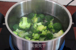 劲道鲜美海鲜面的做法步骤：3