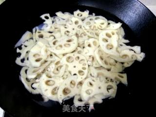 炝拌藕片的做法步骤：3